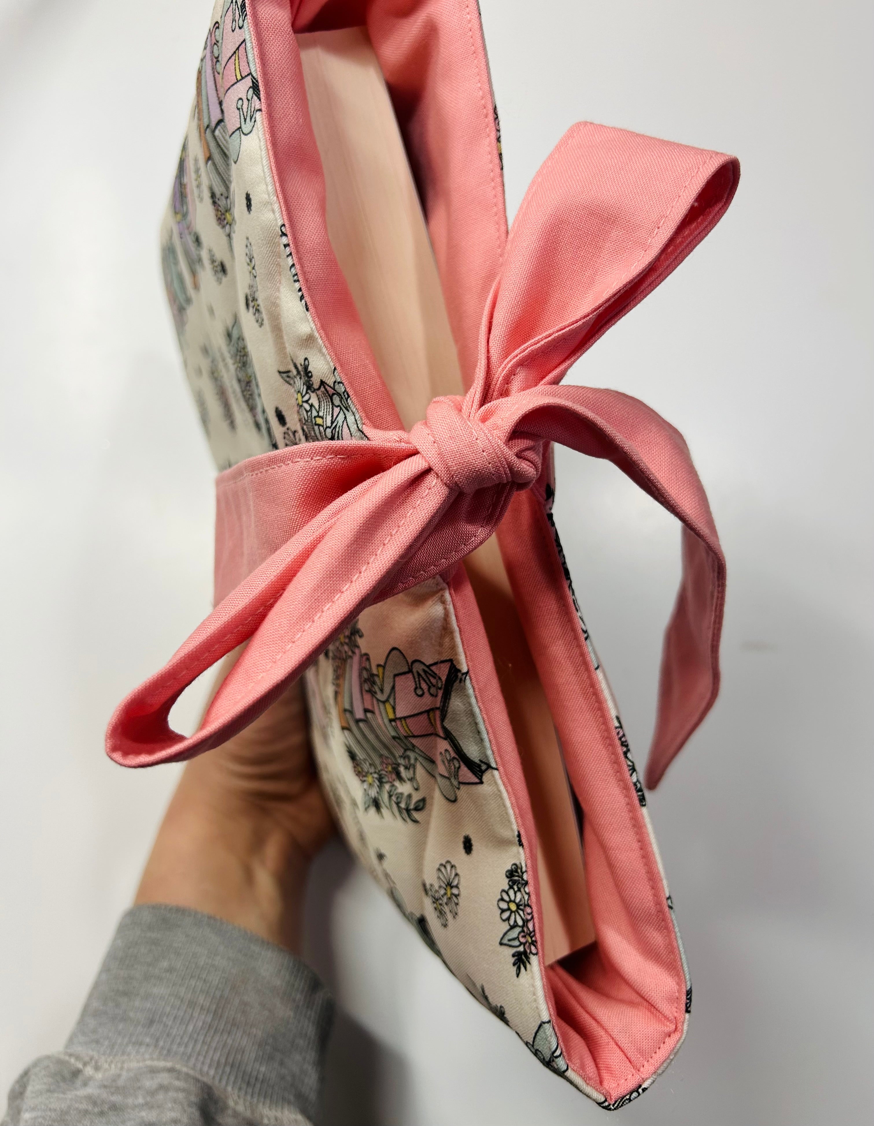 Frog and Books - Book/Ipad Sleeve with Pink Lining and Ties