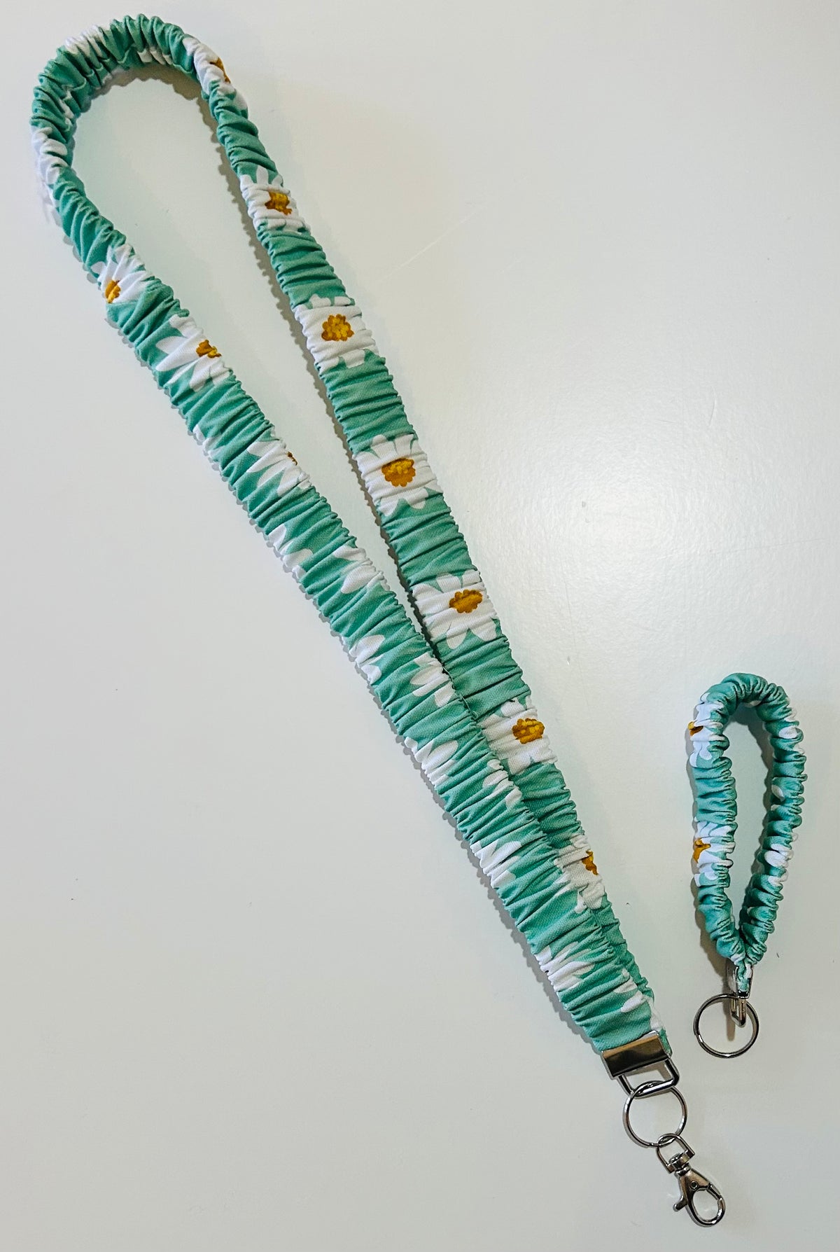 Green Daisy Scrunchie Lanyard/Keychain
