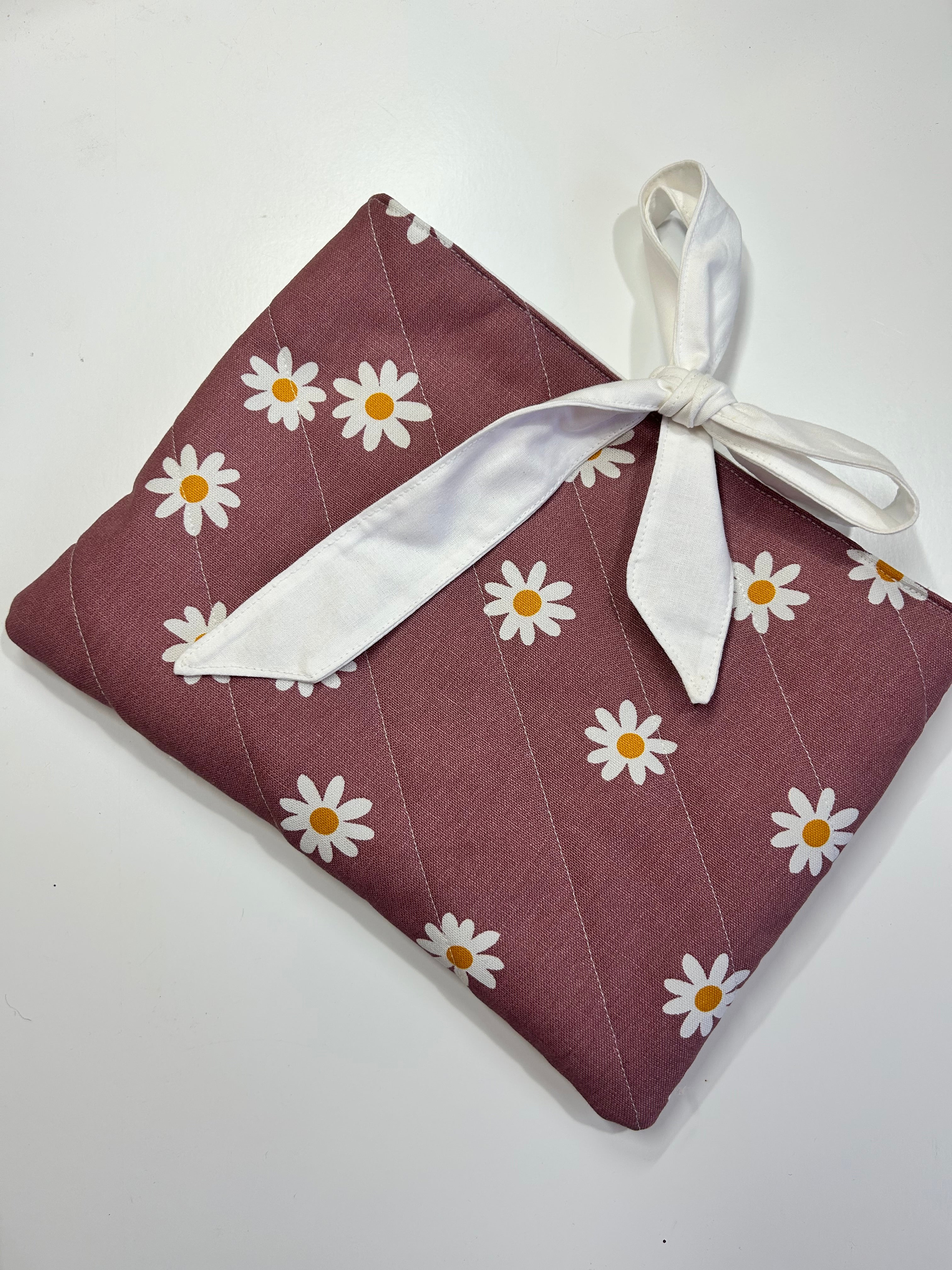 Scattered Daisy Book/Ipad Sleeve with White Lining and Ties