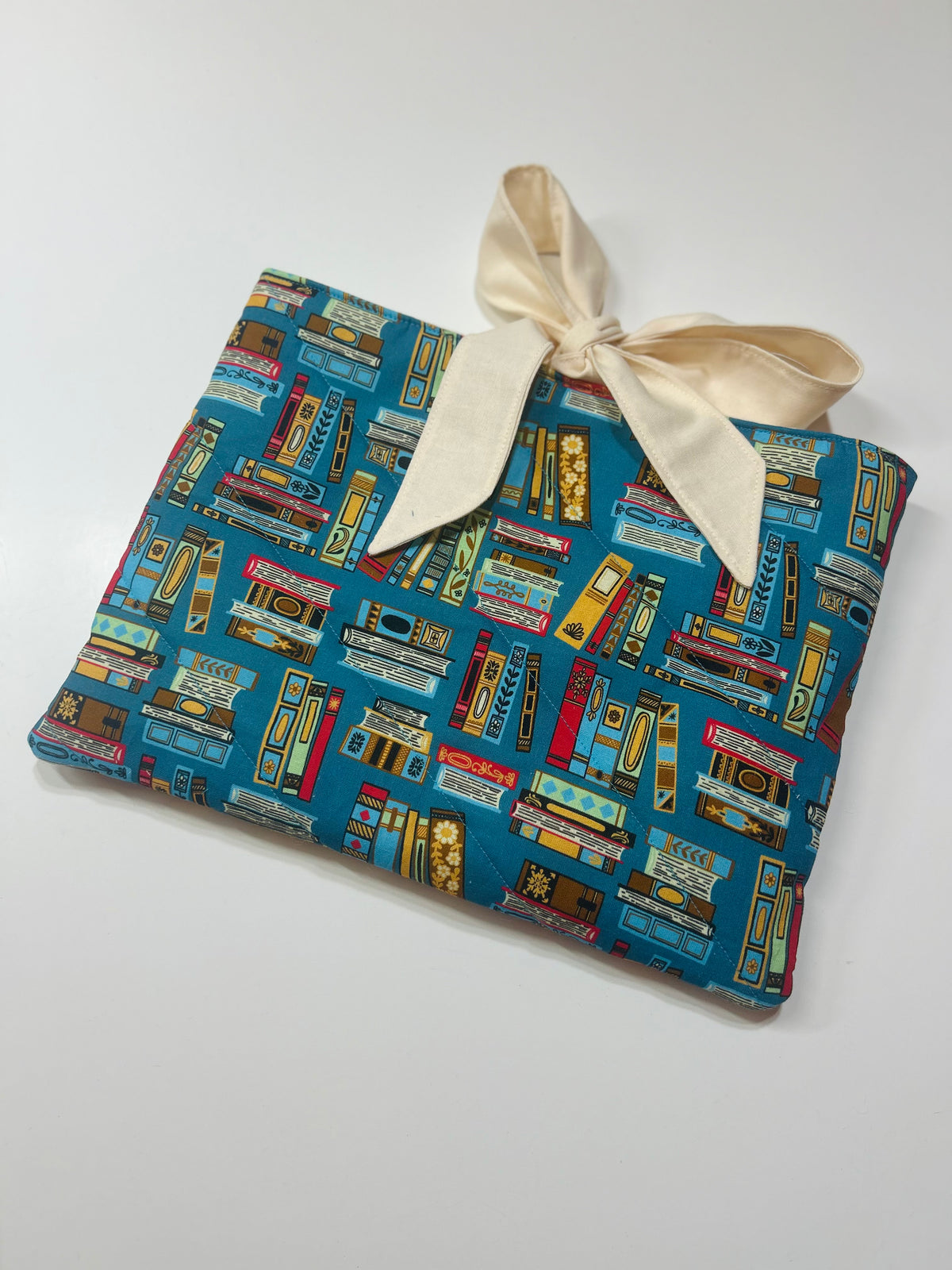 Lots of Books - Book/Ipad Sleeve with Cream Lining and Ties
